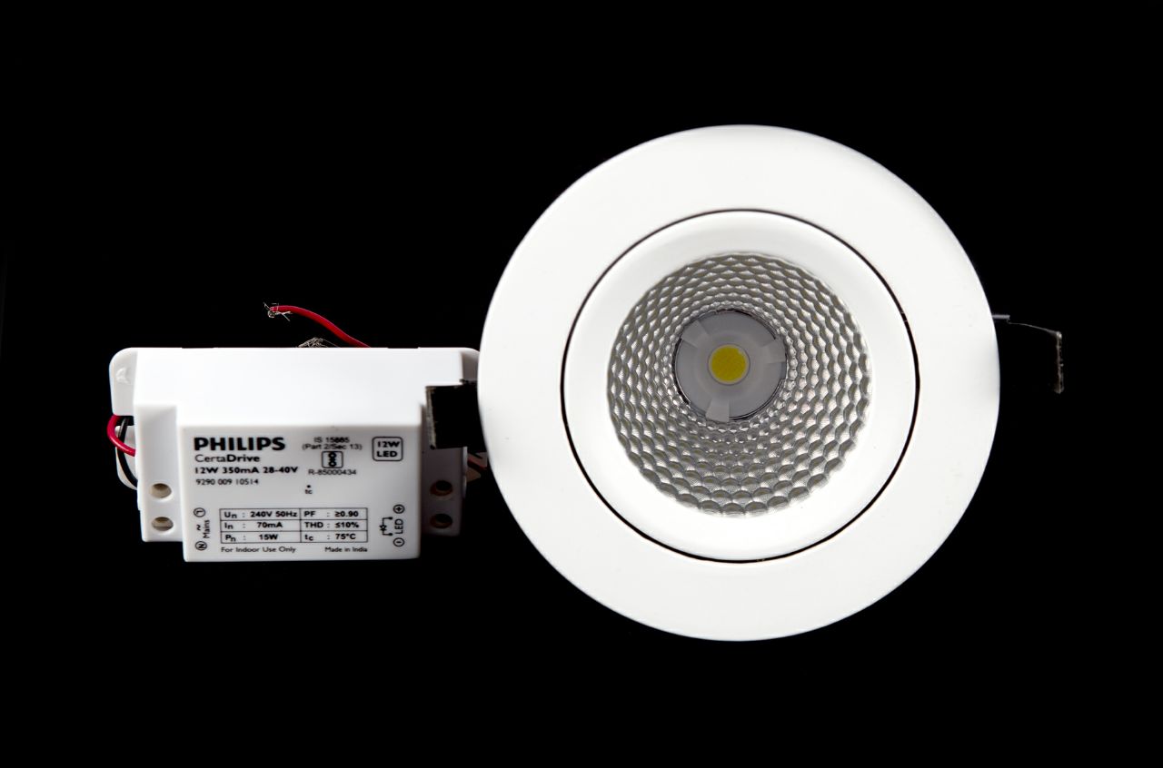 MOVEABLE DOWN LIGHT